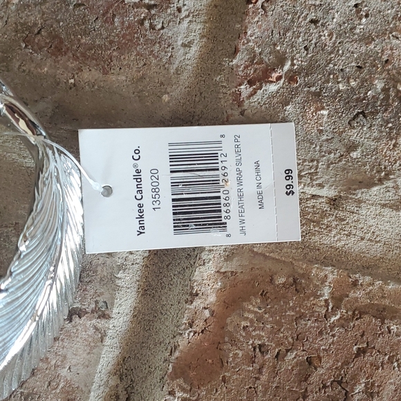 Yankee Candle Feathet Wrap - Picture 2 of 3